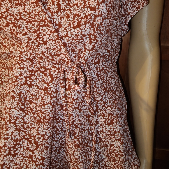 Women's top - Picture 2 of 10